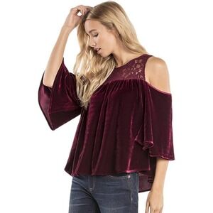 ✨2/$20 NWT Miss Me Red Wine Cold Shoulder Crushed Velvet Top Size Small H14257